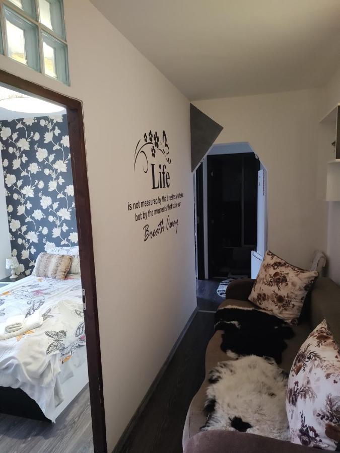 חונדוארה White Black Rooms מראה חיצוני תמונה