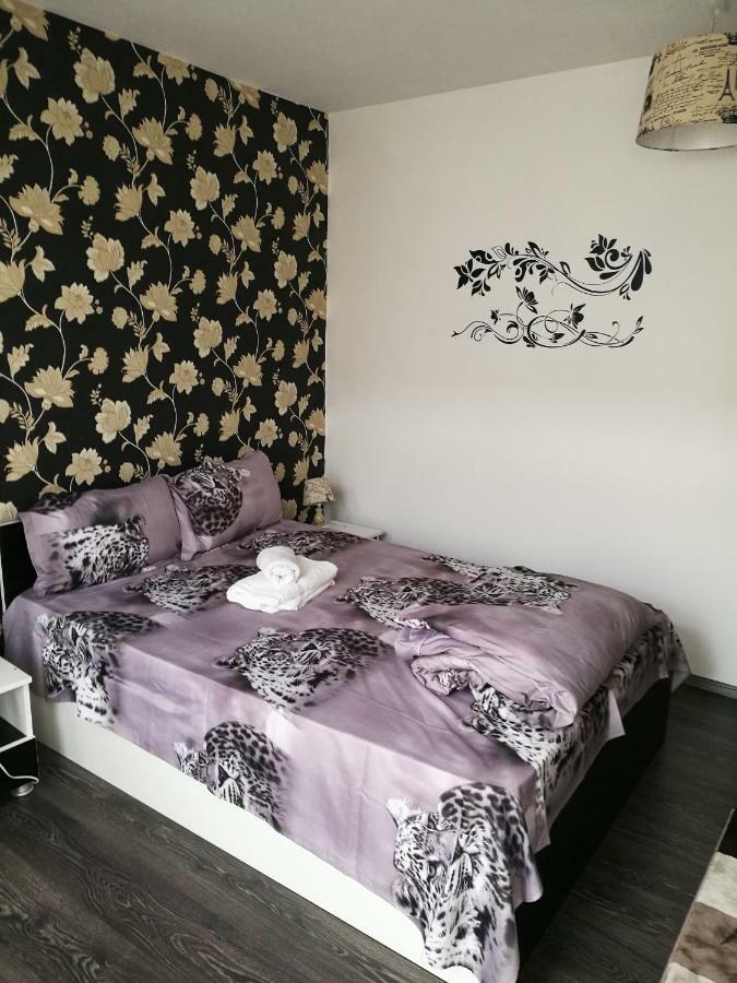 חונדוארה White Black Rooms מראה חיצוני תמונה